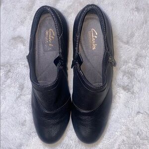 Clarks Women's Black Leather Loafers